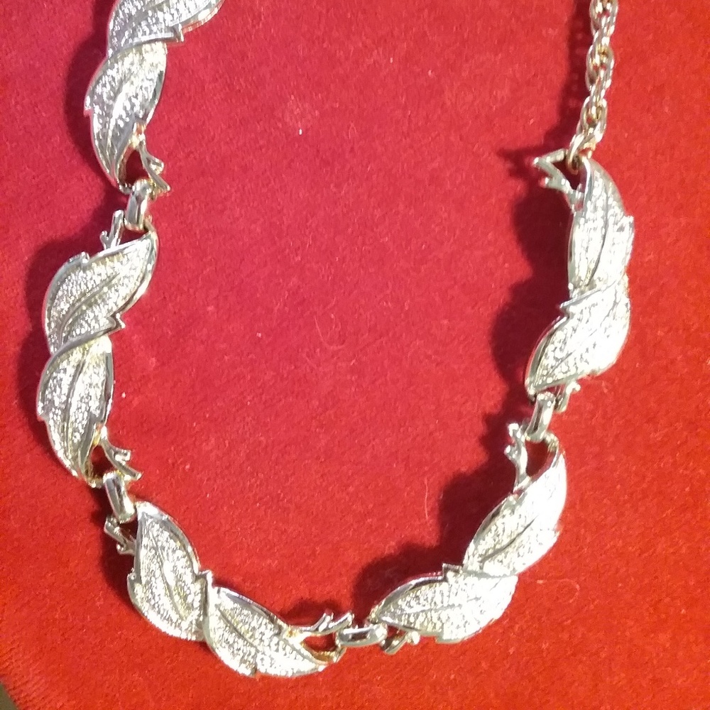 Necklace - Picture 1 of 7